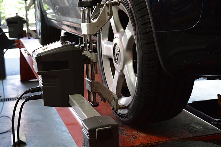 Wheels alignment and brake service of domestic and foreign cars in mountain view, California.